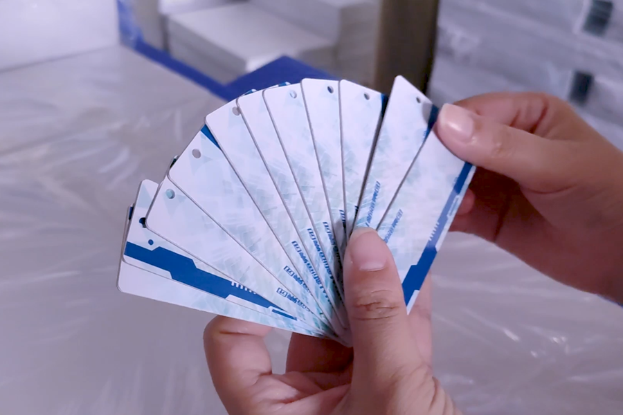What are the application advantages of RFID pallet tags in logistics management?